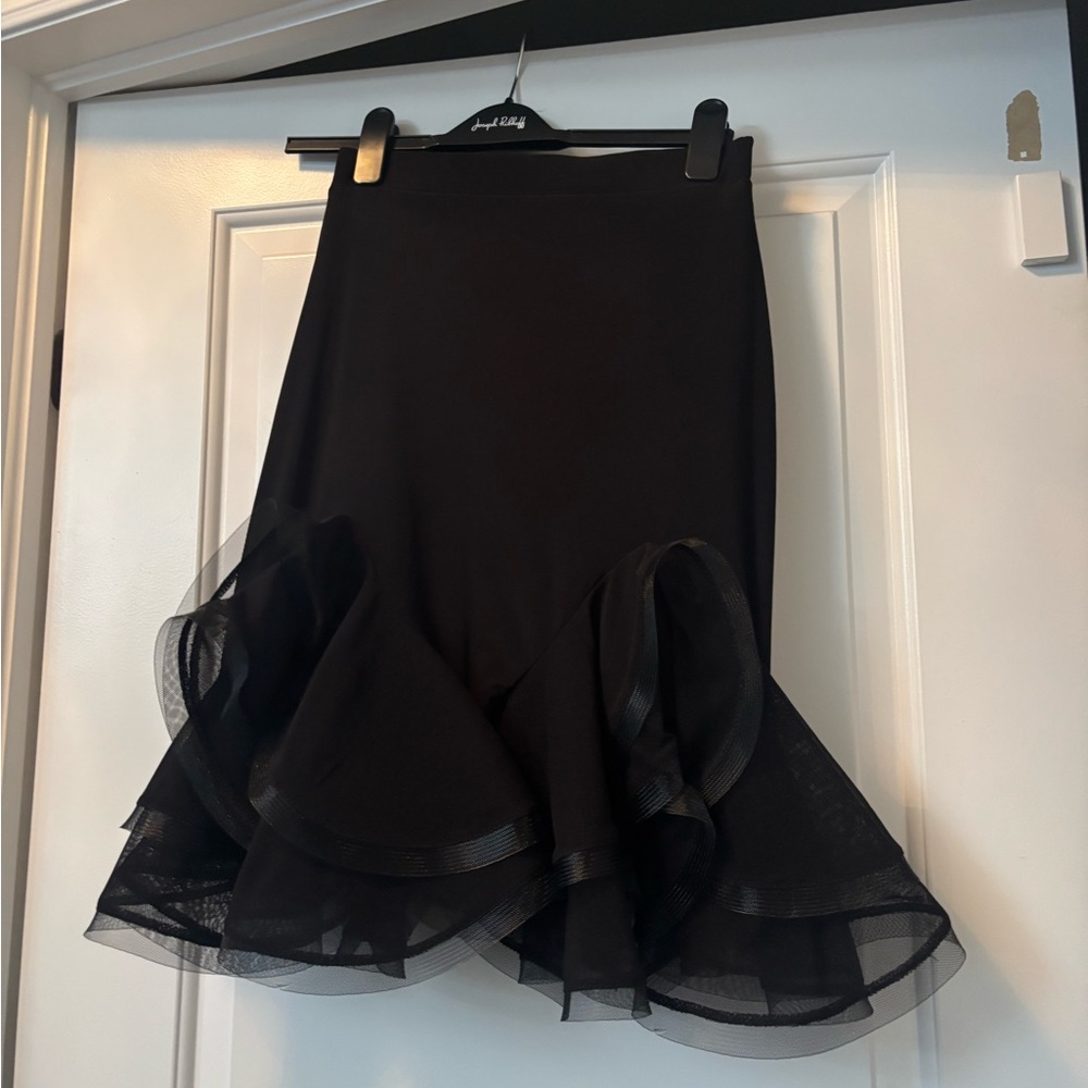 Elegant Black Ruffle Pencil Skirt
